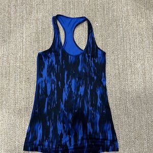 Lululemon racerback tank top size 4 Bue/Black